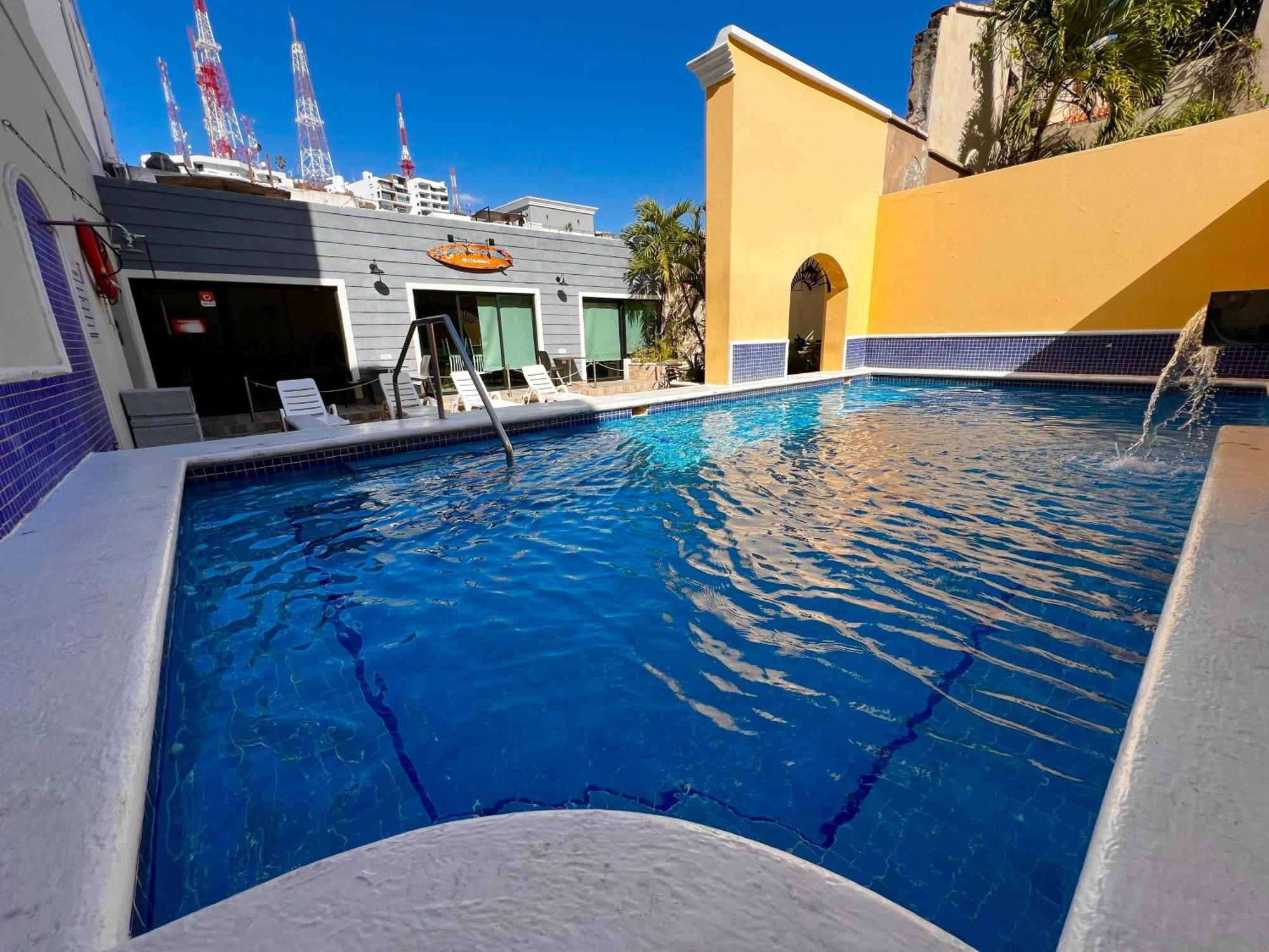 Hotel La Siesta Malecon Mazatlan Ngoại thất bức ảnh