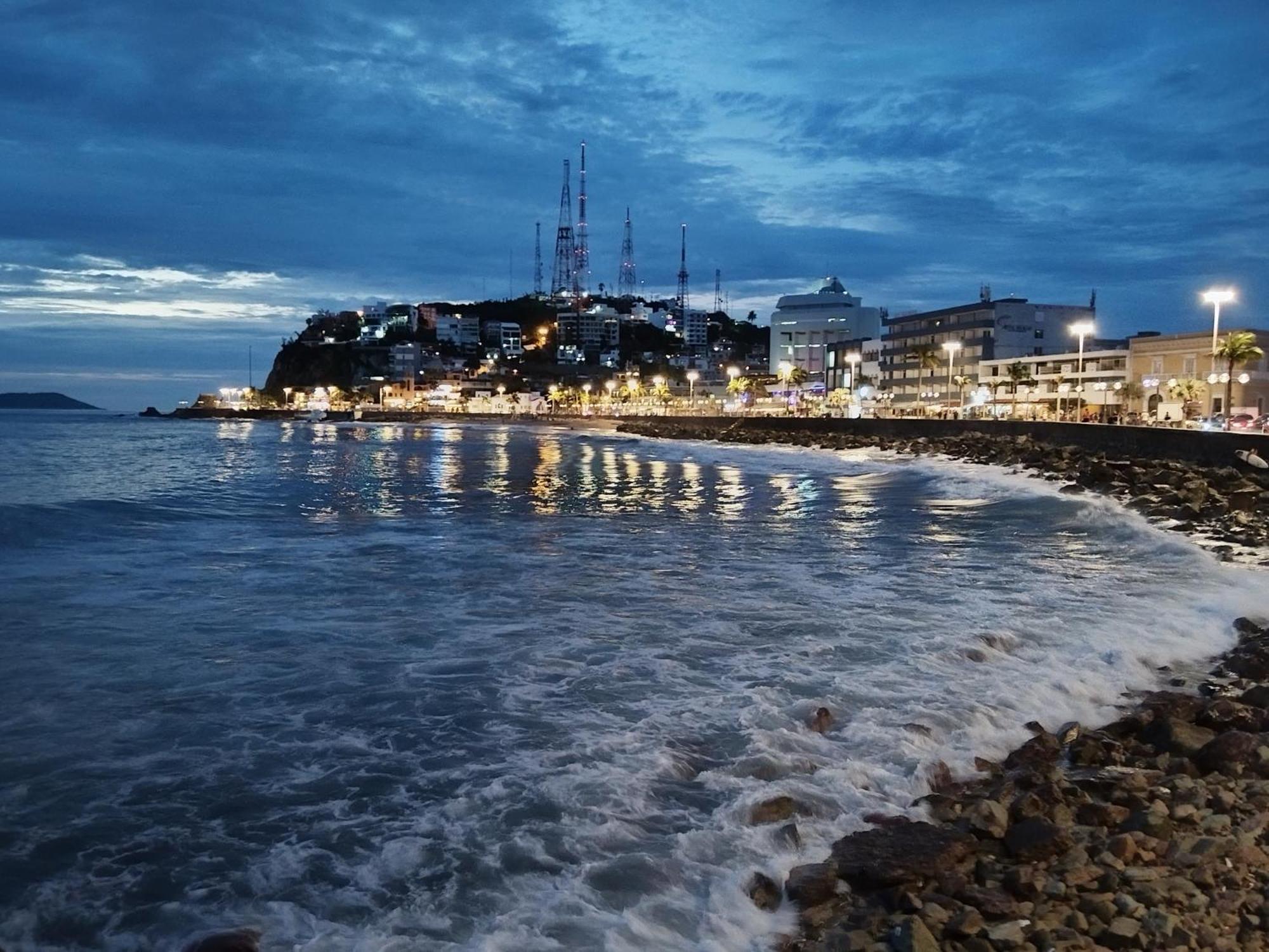 Hotel La Siesta Malecon Mazatlan Ngoại thất bức ảnh